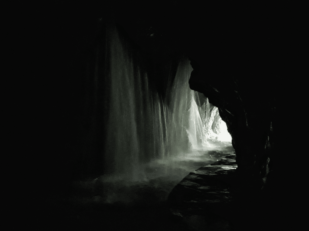 Water Curtain Cave